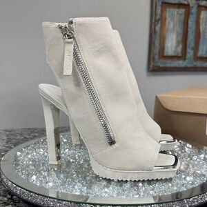 DKNY Off-White Peep-Toe Zip High Heel Booties NEW 9.5